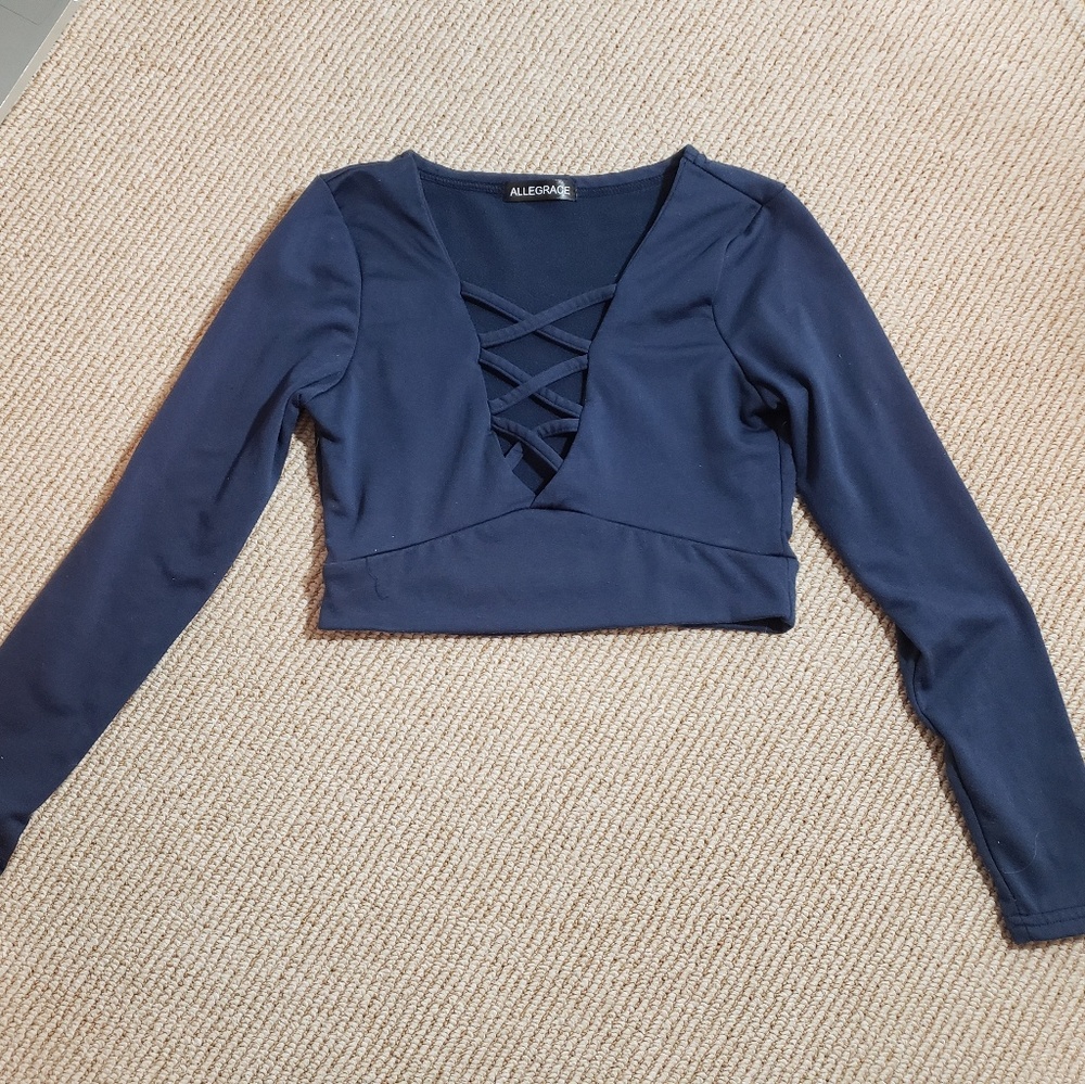 Long sleeve crop top